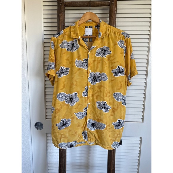 Cactus Man Floral  Shirt Short Sleeve Button Up Yellow Large - Picture 1 of 3